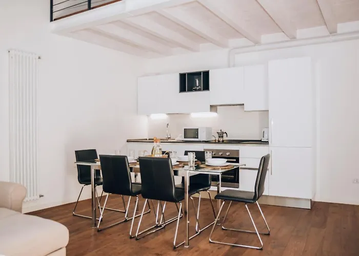 Guggenheim Luxury Suites By Bricola Apartments